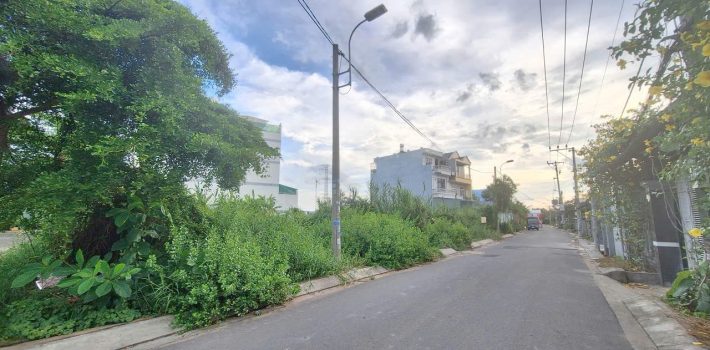 Bán lô đất hẻm thông 1651 Lê Văn Lương qua Nguyễn Bình