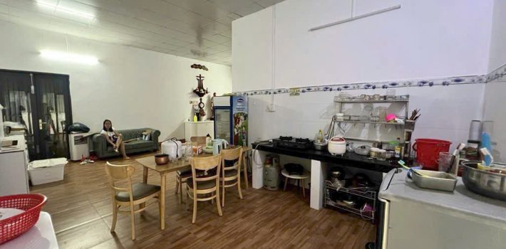 Bán nhà đồng sở hữu 10x12m ngay chợ Nhơn Đức