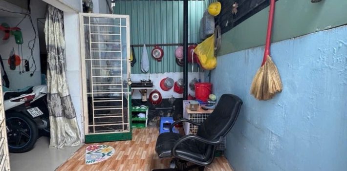 Nhà C4: Bán nhà hẻm 1716 Huỳnh Tấn Phát giá đầu tư