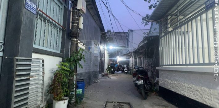 Nhà đẹp: Bán nhà hẻm 2056 Huỳnh Tấn Phát ngay trường học